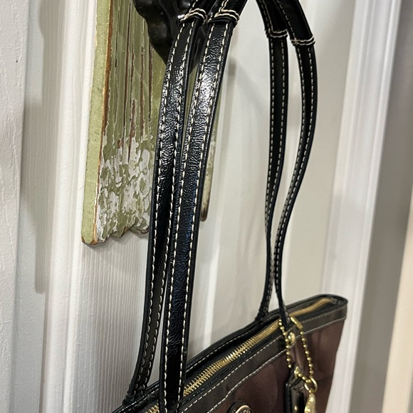 Coach Brown/Black Signature Canvas & Patent Leather Tote F 20018 - Picture 5 of 15